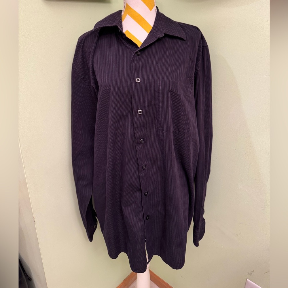Men’s van Heusen button up